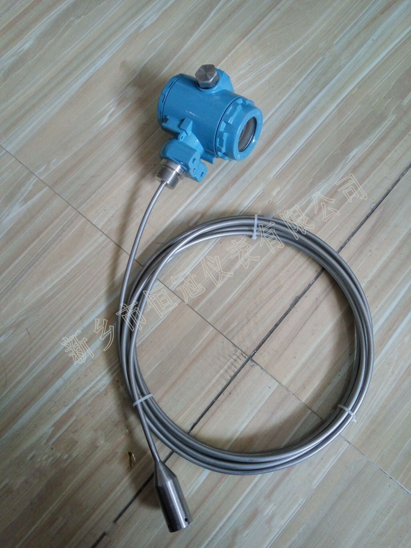 江蘇省訂制的智能油位傳感器（鋼纜型）已發(fā)貨，杜經(jīng)理您保持手機(jī)暢通，以方便接收